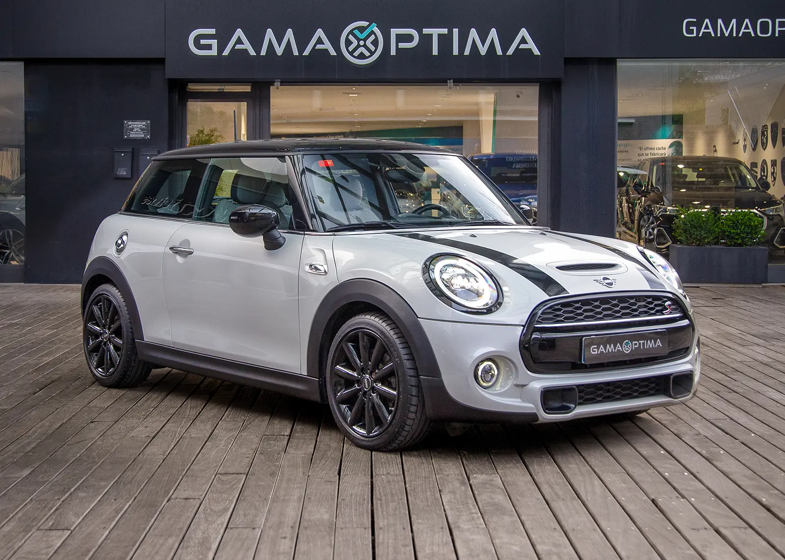 Mini Cooper S entregado por Gama Óptima